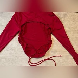 Open back long sleeve red top